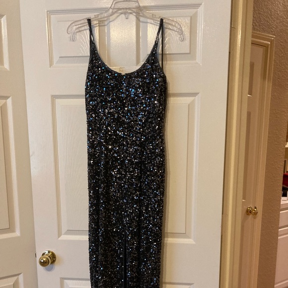 Gorgeous Sequins Dress - Picture 3 of 5
